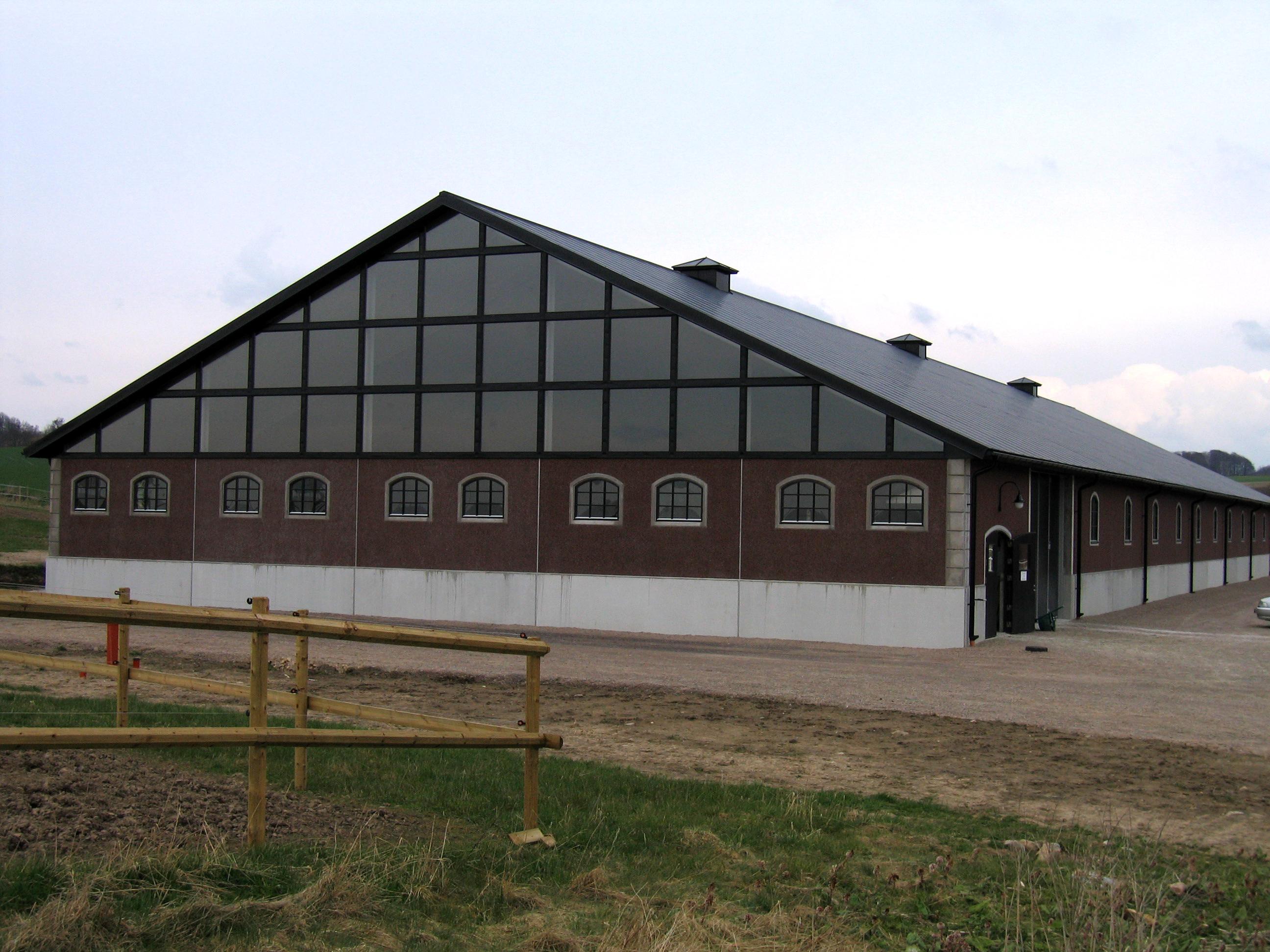 Ridhus, Skönabäck